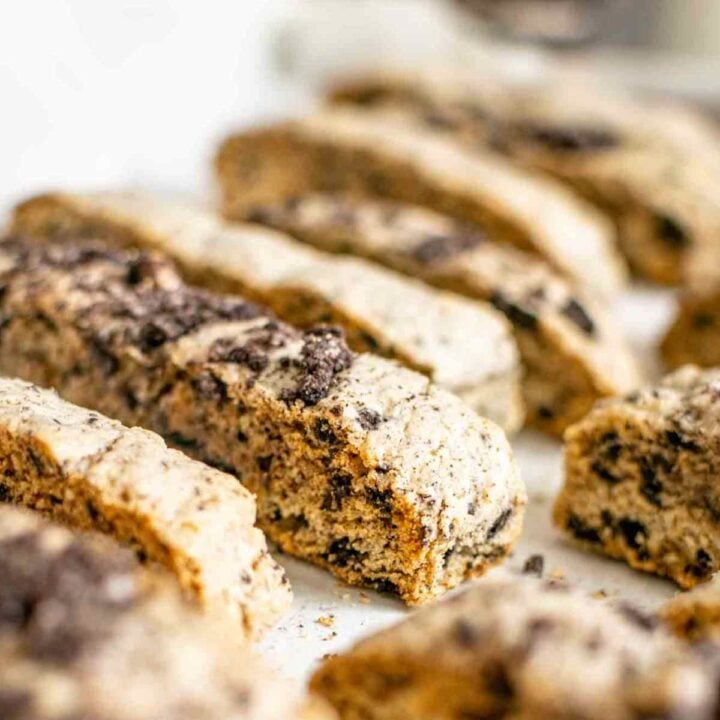A close up of a tray of crunchy oreo biscotti.